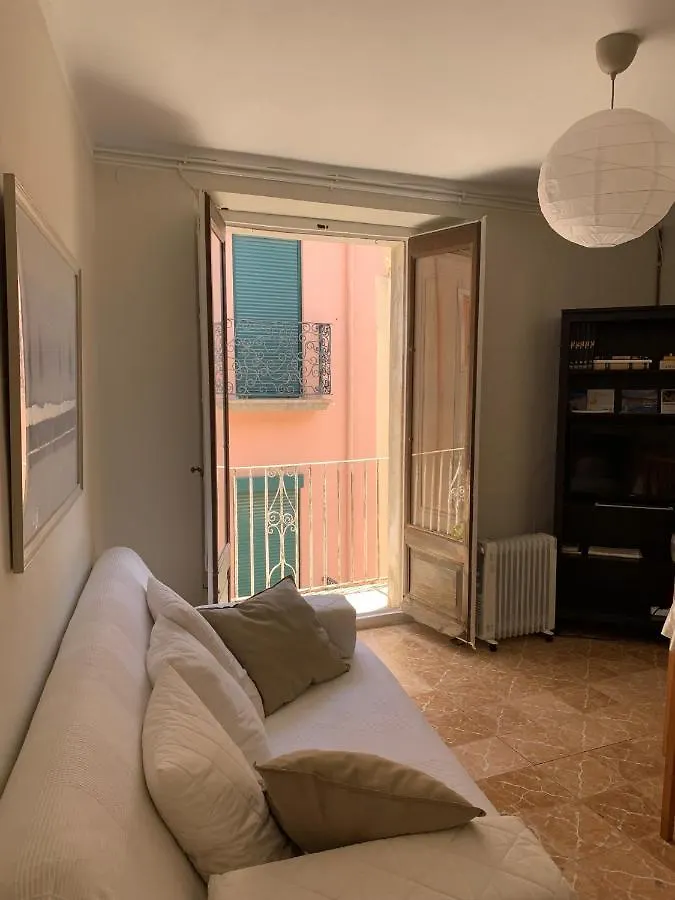 Notaria: Casco Antiguo Apartment with Garden Terrace Sant Feliu de Guixols Spain