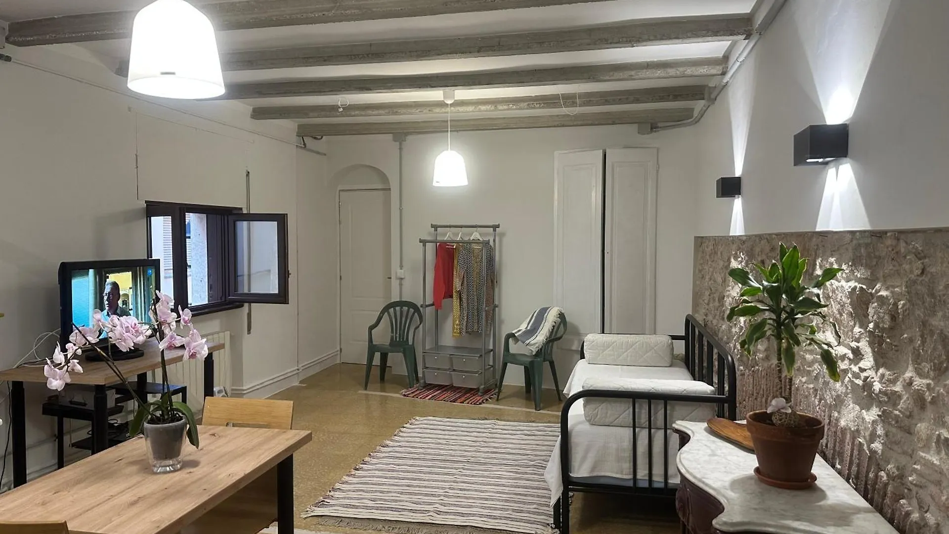 Appartement Notaria-Apartamento Y Estudio En Casco Antiguo, Al Lado De Playa, Rambla Y Monasterio, Con Acceso A Terraza Ajardinada Sant Feliu de Guíxols